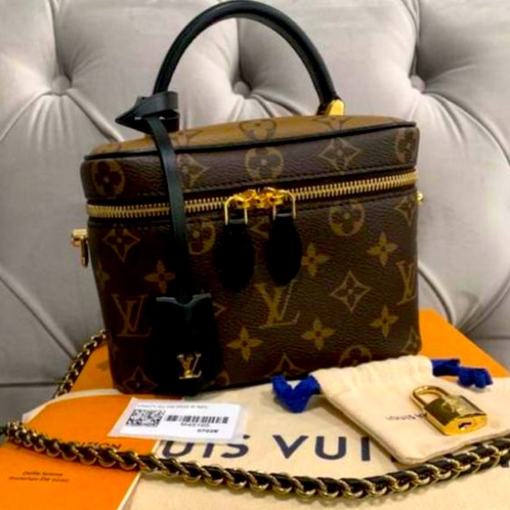 Vanity PM in Reverse Monogram - Picture 1 of 9